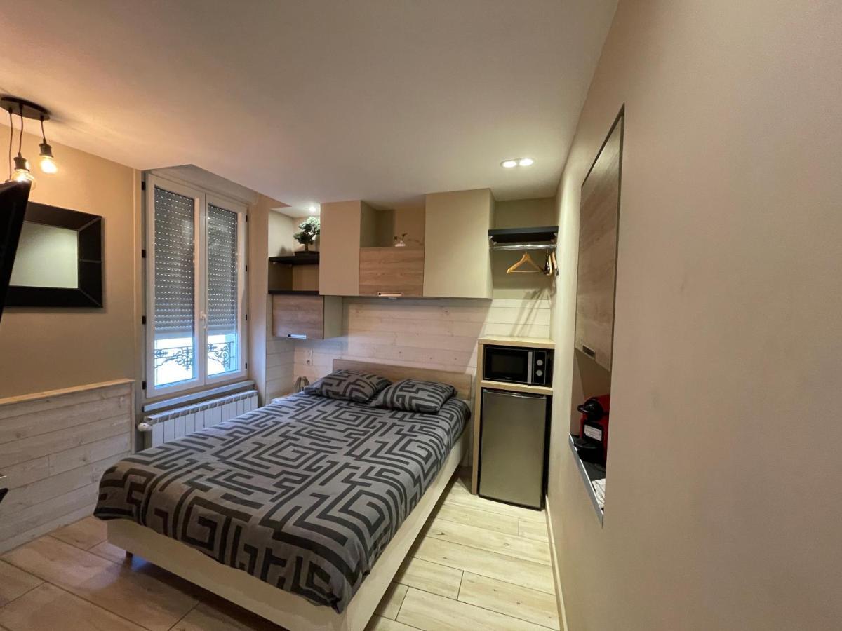 Rdc 1 - Chambre Meublee Au Coeur Du Centre Ville De 몽뤼꽁 외부 사진