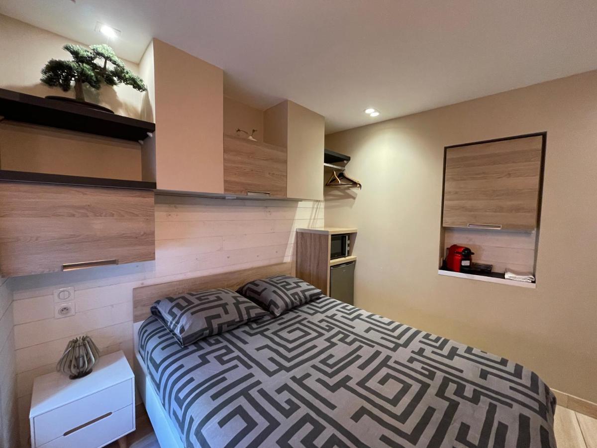 Rdc 1 - Chambre Meublee Au Coeur Du Centre Ville De 몽뤼꽁 외부 사진